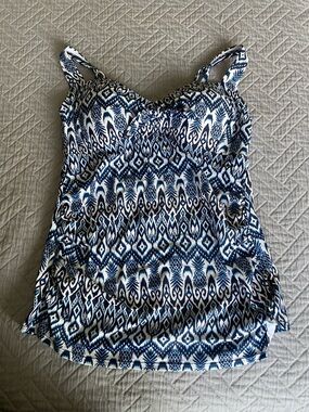 Kona Sol Blue and White Patterned Camisole Tank Top